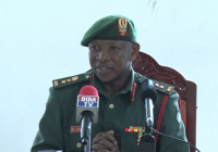 Msemaji wa Jeshi azungumza na waandishi wa habari.